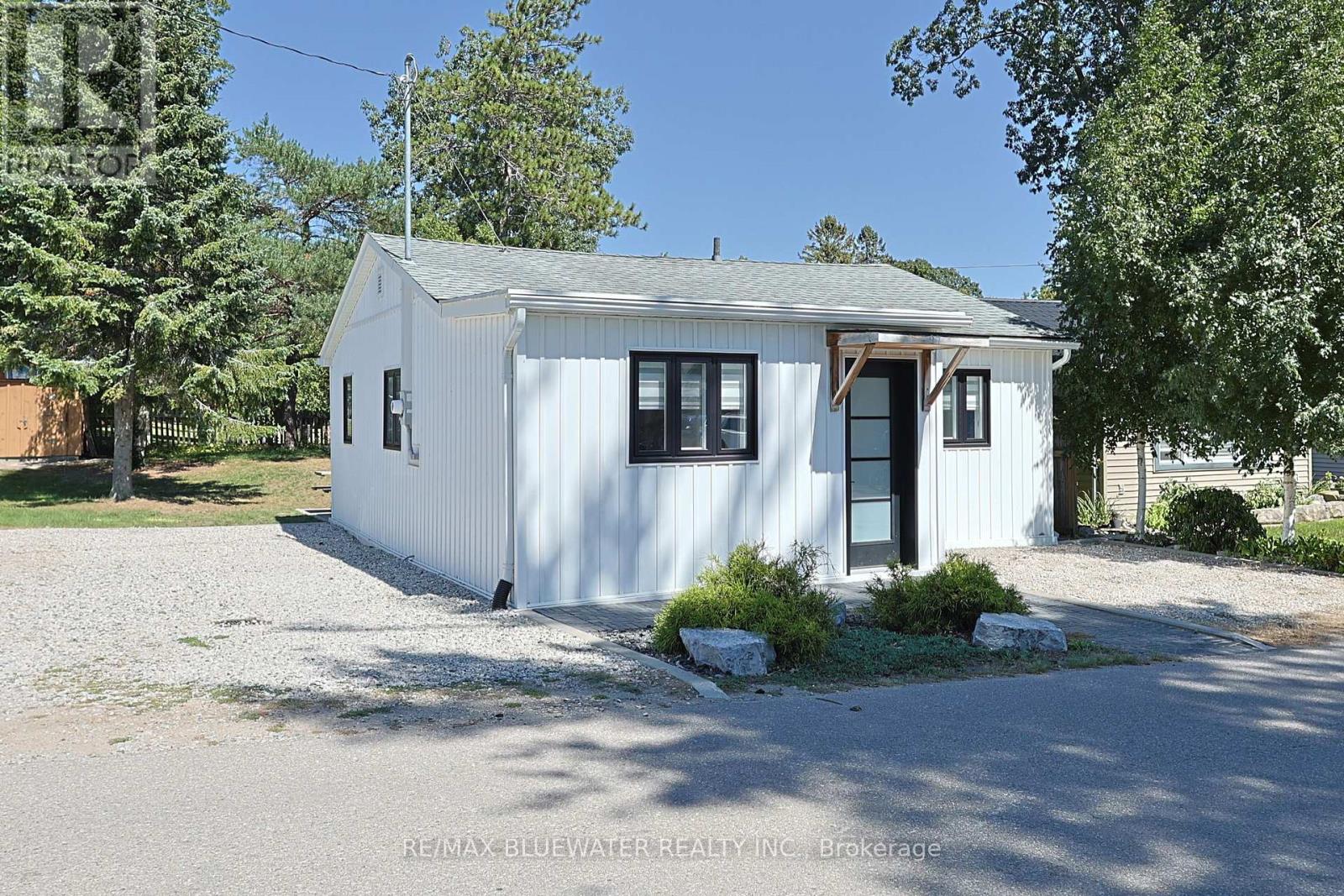 27 OAK STREET, Lambton Shores, Ontario