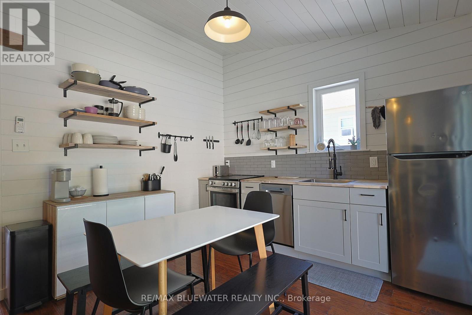 27 Oak Street, Lambton Shores, Ontario  N0M 1T0 - Photo 18 - X13740776