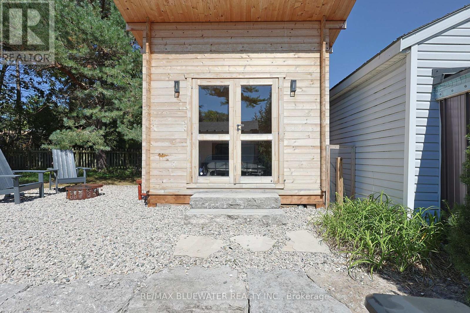 27 Oak Street, Lambton Shores, Ontario  N0M 1T0 - Photo 37 - X13740776