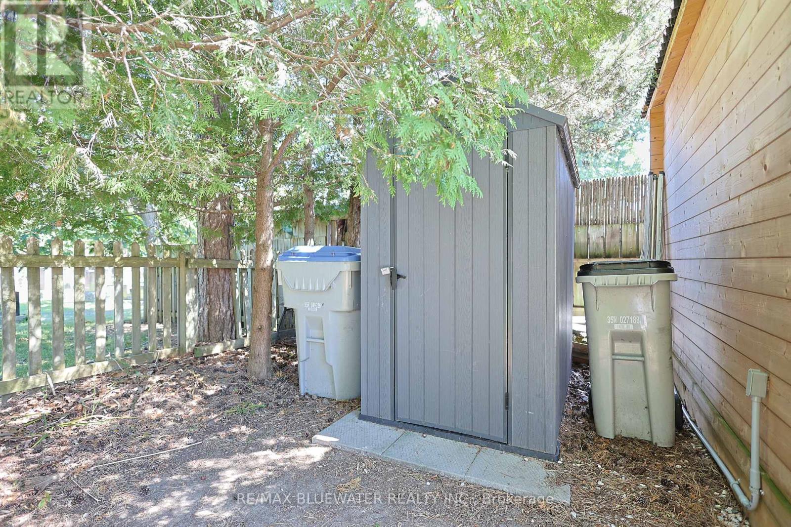 27 Oak Street, Lambton Shores, Ontario  N0M 1T0 - Photo 40 - X13740776