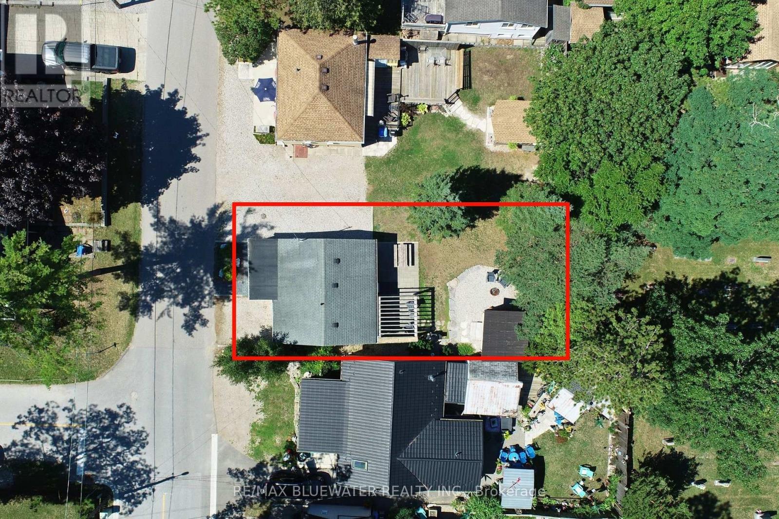 27 Oak Street, Lambton Shores, Ontario  N0M 1T0 - Photo 6 - X13740776