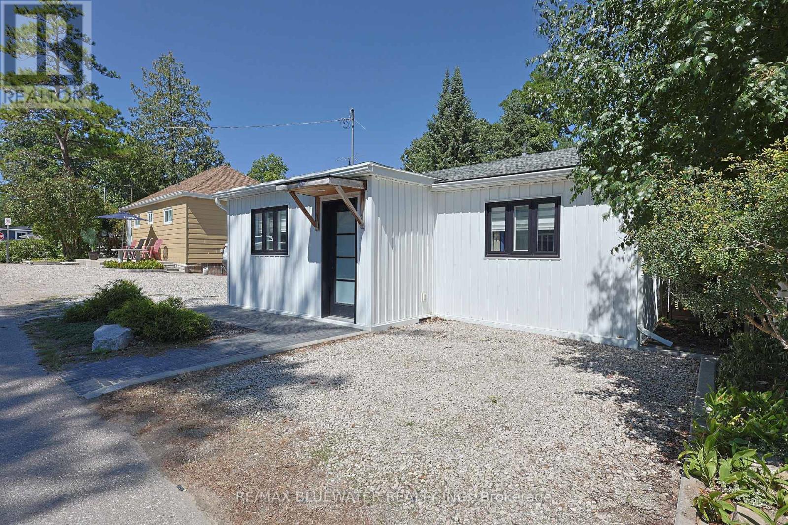 27 Oak Street, Lambton Shores, Ontario  N0M 1T0 - Photo 8 - X13740776
