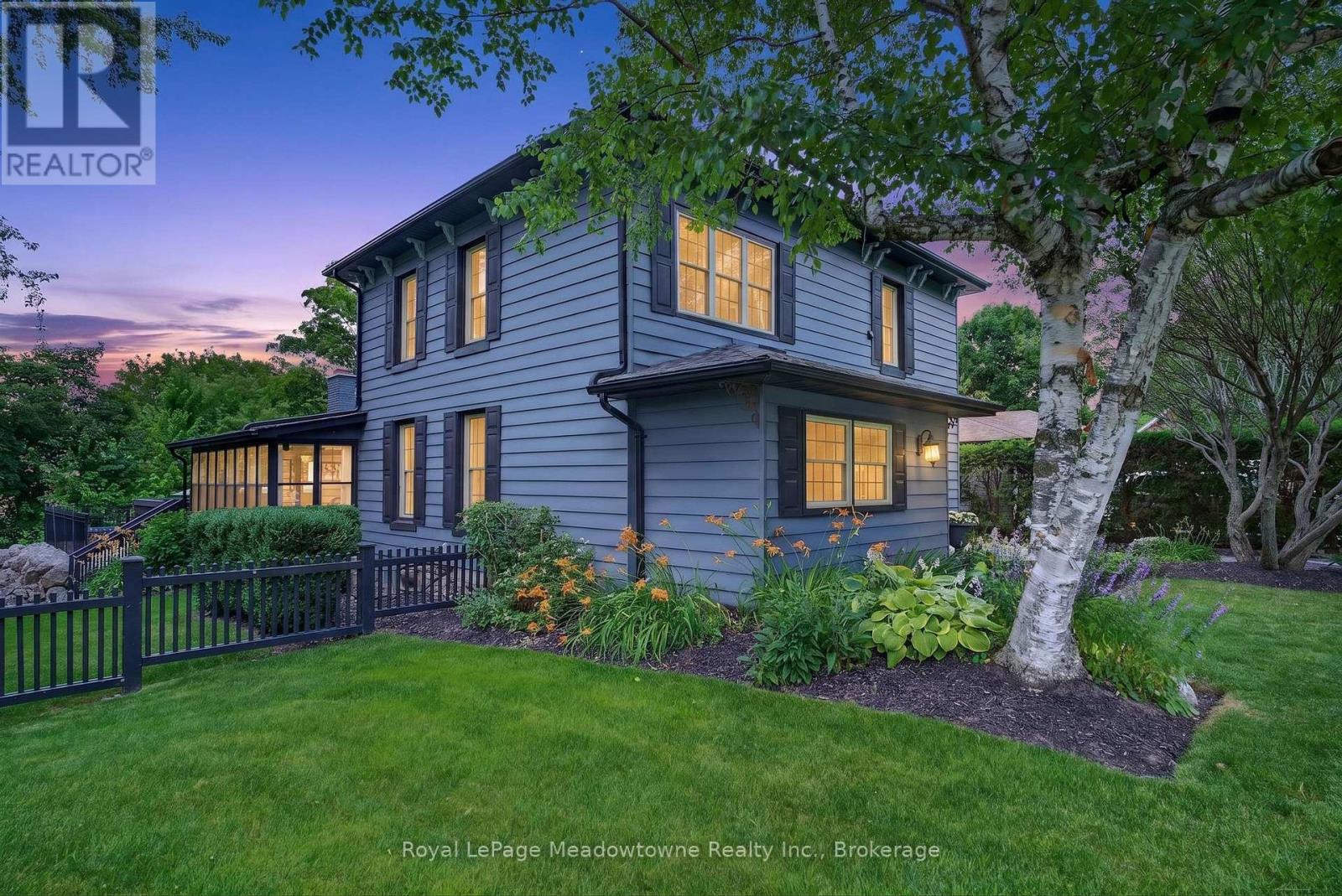 53 CAMPBELL AVENUE E, Milton, Ontario