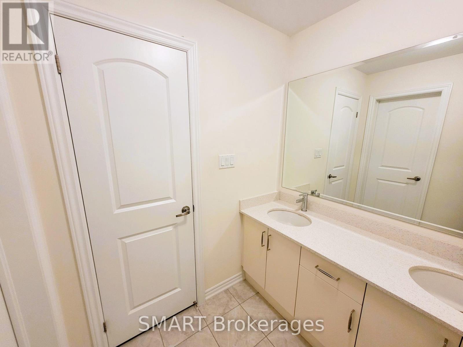4 Bruce Welch Avenue, Georgina, Ontario  L4P 0J1 - Photo 20 - N13678712
