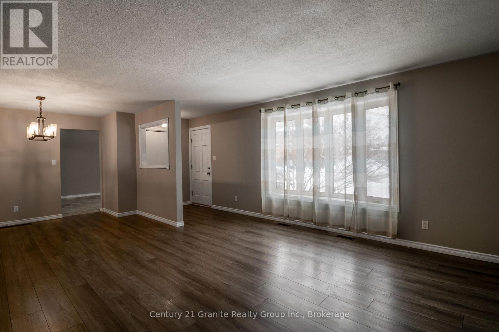 55 Wellington Street E, New Tecumseth (Alliston), Ontario  L9R 1G8 - Photo 4 - N13740698