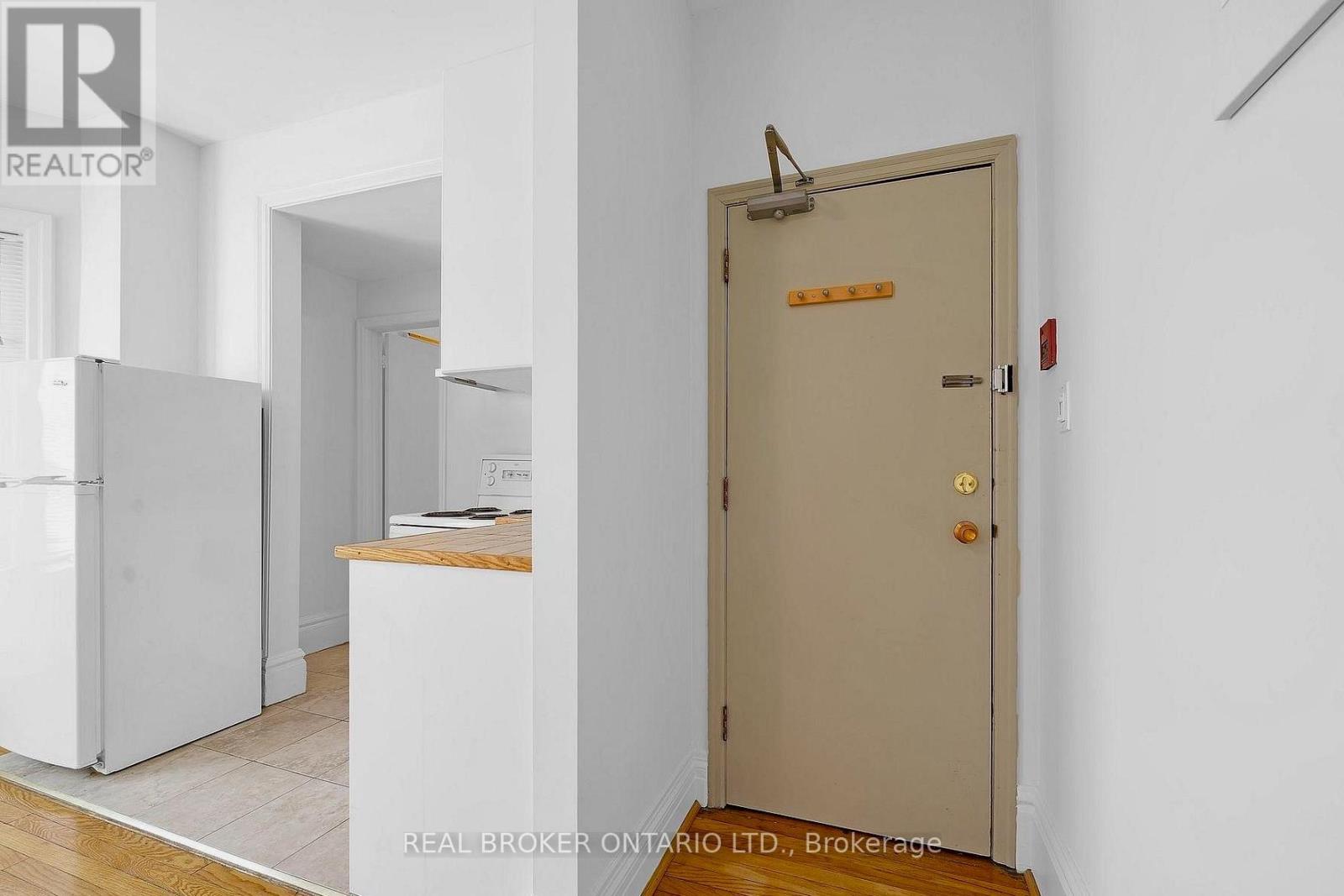2 - 16 Foxbar Road, Toronto, Ontario  M4V 2G6 - Photo 2 - C13740774
