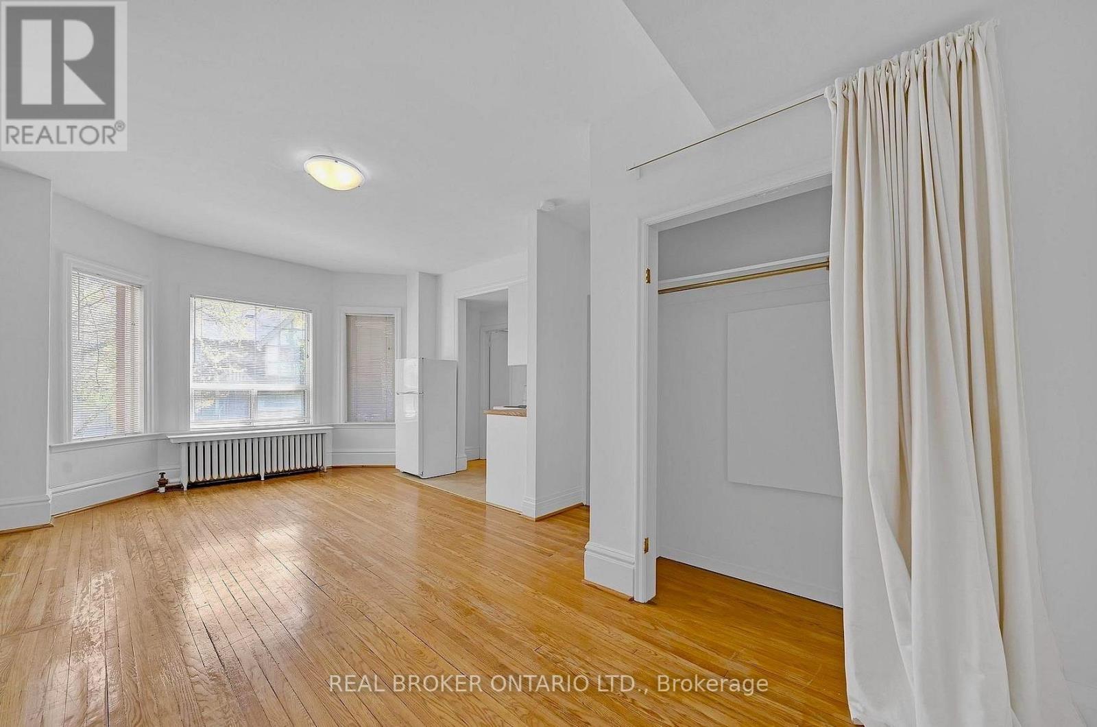 2 - 16 Foxbar Road, Toronto, Ontario  M4V 2G6 - Photo 4 - C13740774