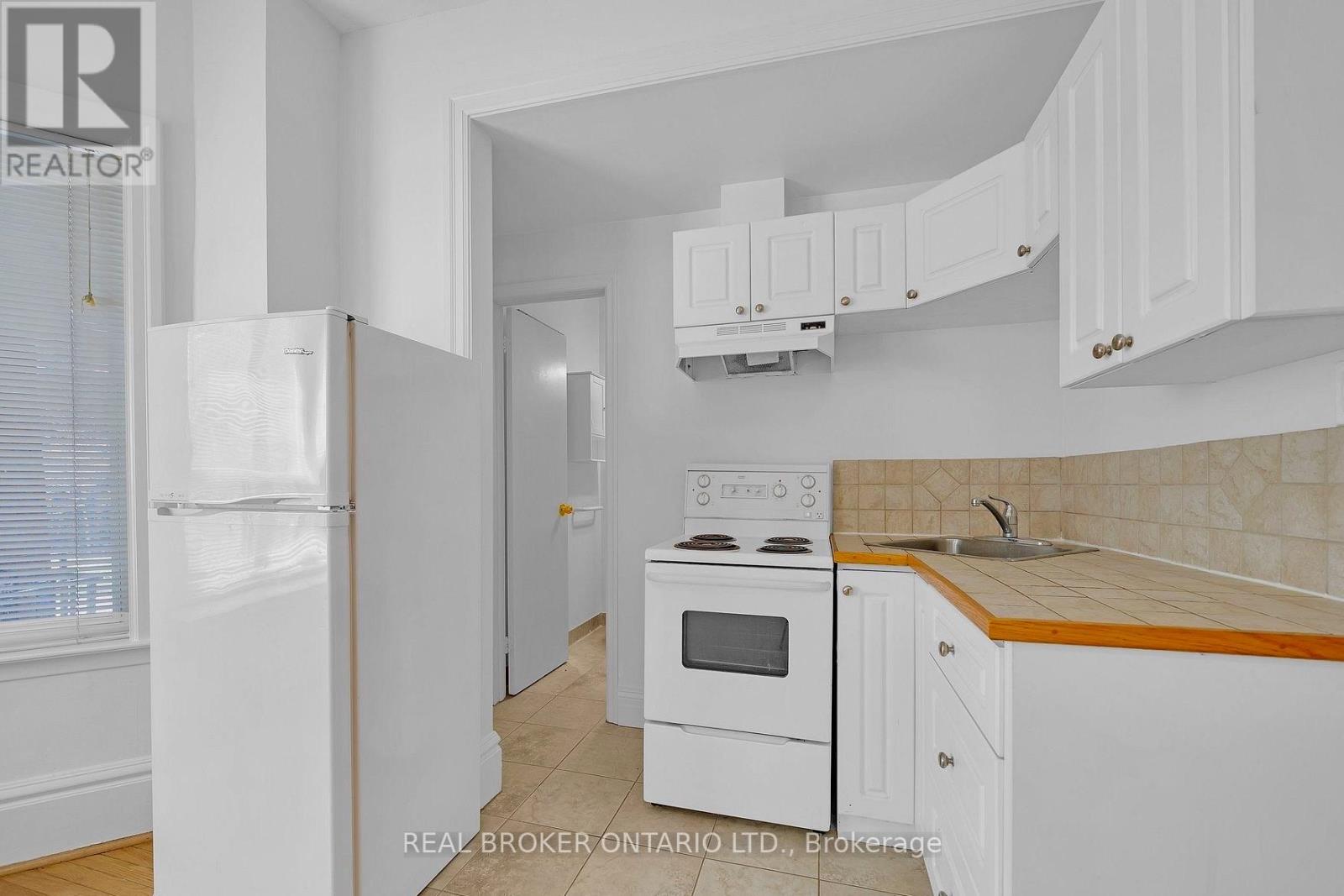 2 - 16 Foxbar Road, Toronto, Ontario  M4V 2G6 - Photo 7 - C13740774