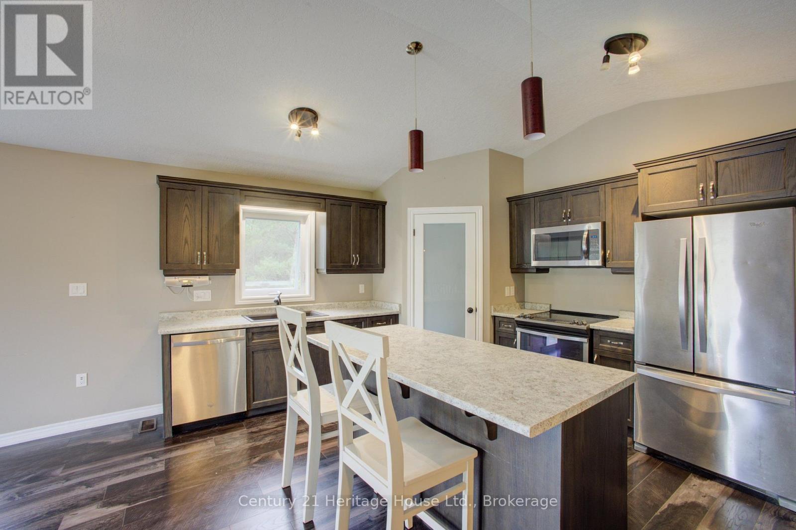 201 Hutton Hill Road, West Grey, Ontario  N0G 1R0 - Photo 10 - X13740618
