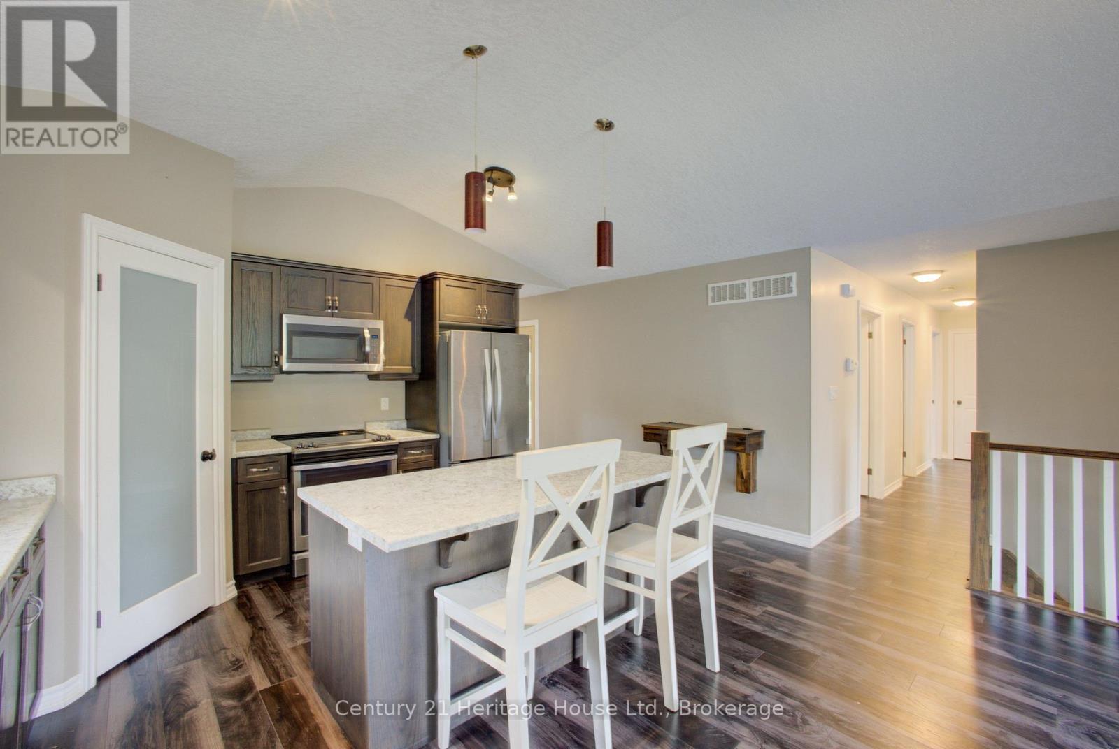 201 Hutton Hill Road, West Grey, Ontario  N0G 1R0 - Photo 12 - X13740618