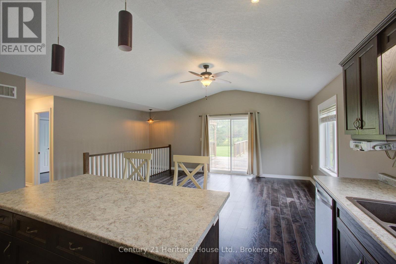 201 Hutton Hill Road, West Grey, Ontario  N0G 1R0 - Photo 13 - X13740618