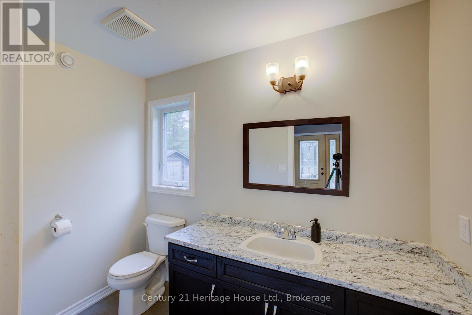 201 Hutton Hill Road, West Grey, Ontario  N0G 1R0 - Photo 7 - X13740618