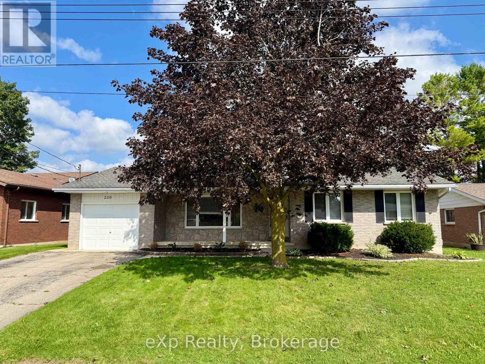 209 15TH AVENUE, Hanover, Ontario