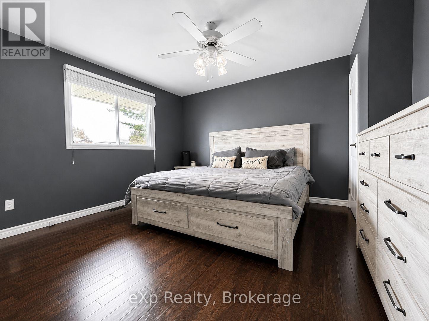 209 15th Avenue, Hanover, Ontario  N4N 3E1 - Photo 10 - X13740898