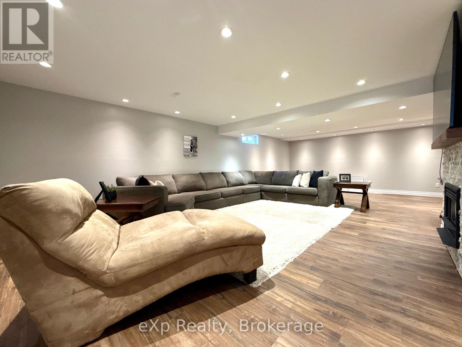 209 15th Avenue, Hanover, Ontario  N4N 3E1 - Photo 16 - X13740898