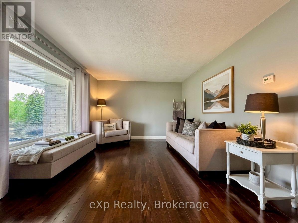 209 15th Avenue, Hanover, Ontario  N4N 3E1 - Photo 5 - X13740898