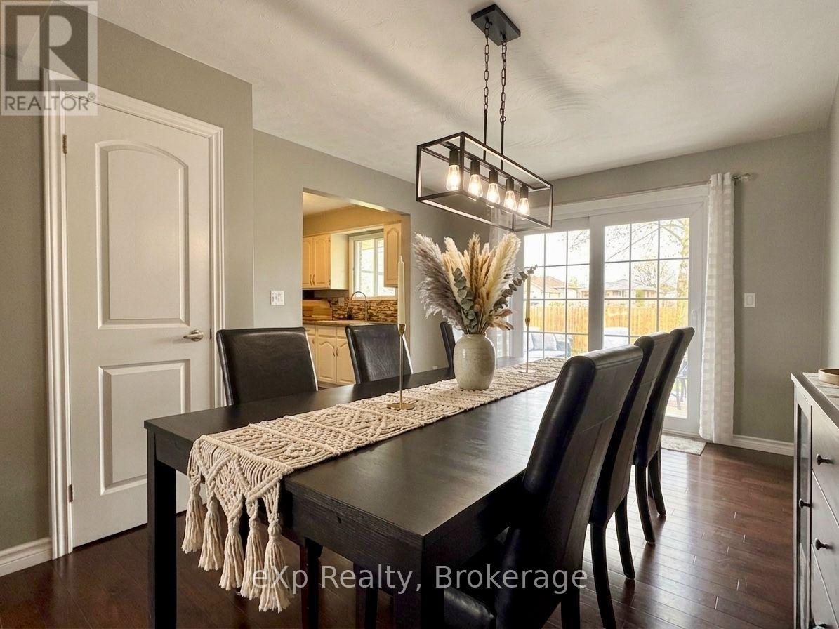 209 15th Avenue, Hanover, Ontario  N4N 3E1 - Photo 6 - X13740898