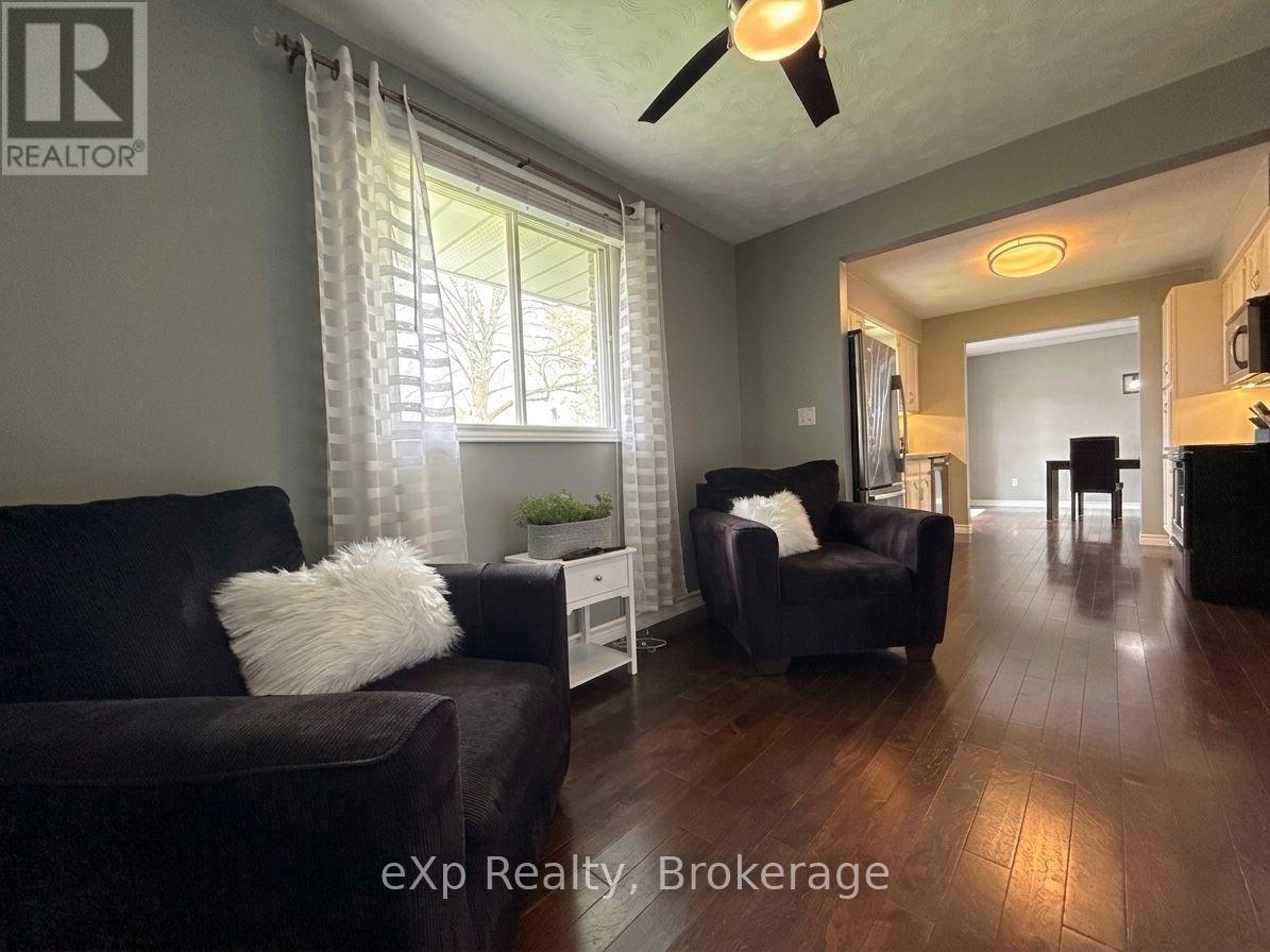 209 15th Avenue, Hanover, Ontario  N4N 3E1 - Photo 9 - X13740898