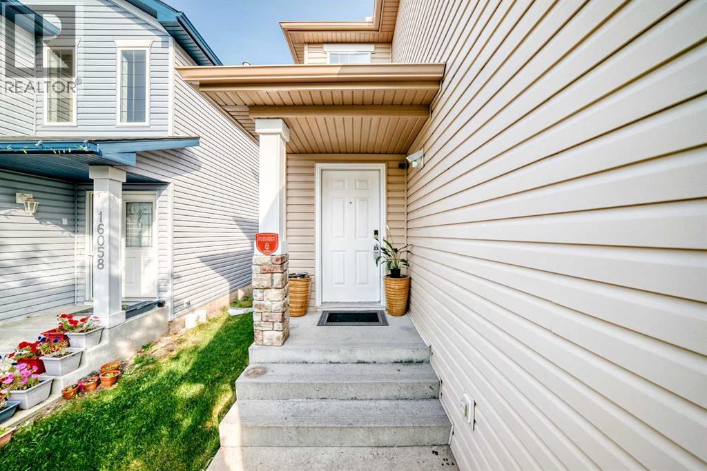 16062 Everstone Road SW, Calgary, Alberta