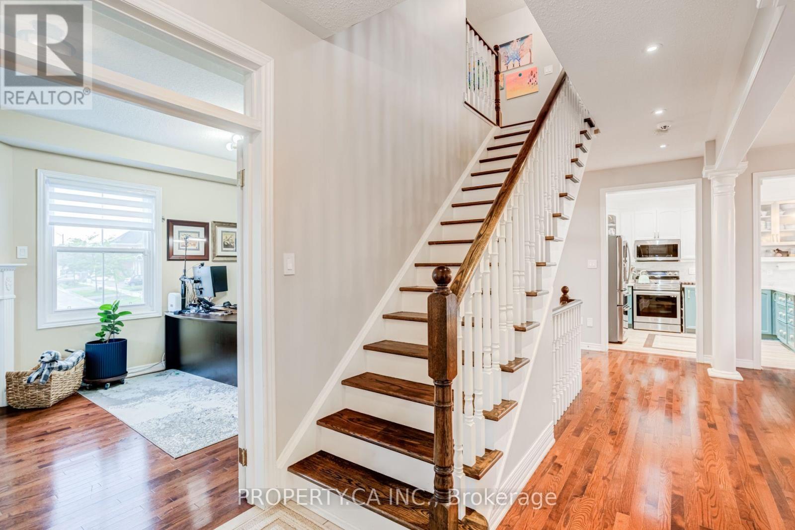 33 Betony Drive, Richmond Hill, Ontario  L4E 0V6 - Photo 5 - N13740712