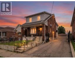 33 SANDERSTEAD AVENUE, Toronto, Ontario