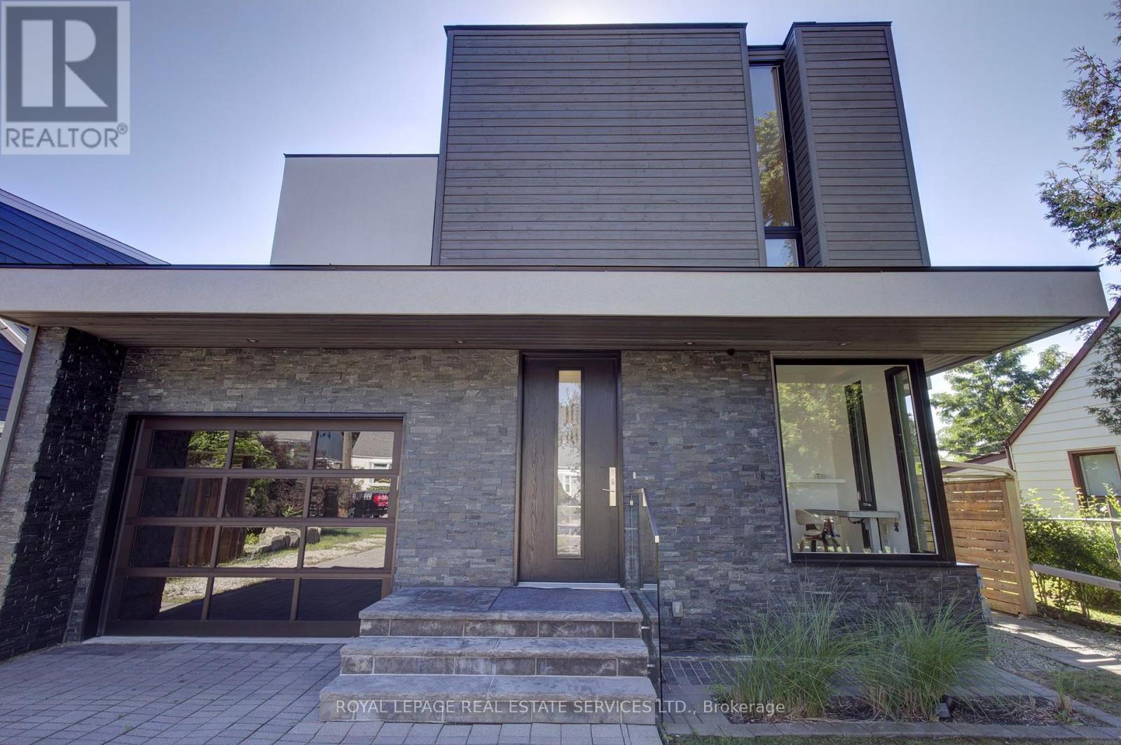 38 Stewart Street, Oakville, Ontario  L6K 1X5 - Photo 2 - W13740662