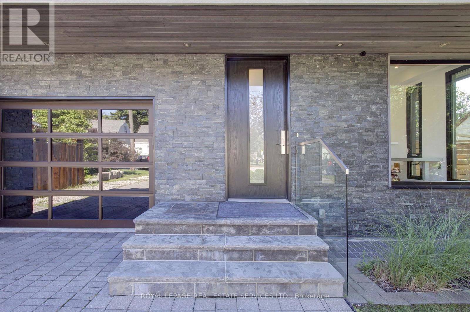 38 Stewart Street, Oakville, Ontario  L6K 1X5 - Photo 4 - W13740662