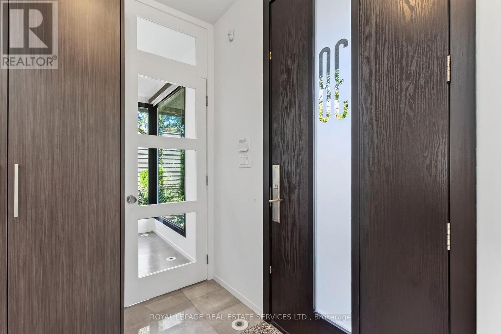 38 Stewart Street, Oakville, Ontario  L6K 1X5 - Photo 6 - W13740662