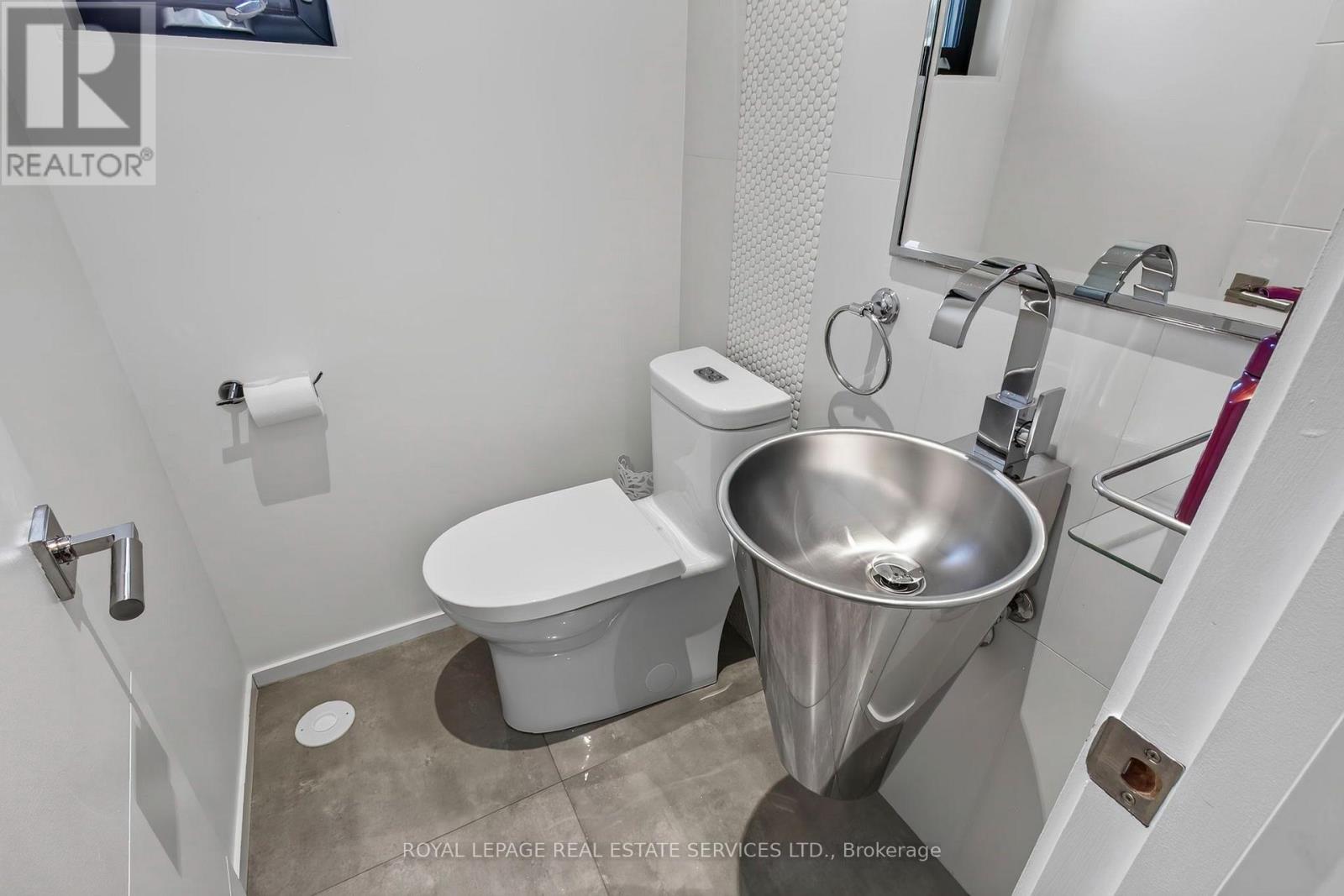 38 Stewart Street, Oakville, Ontario  L6K 1X5 - Photo 9 - W13740662