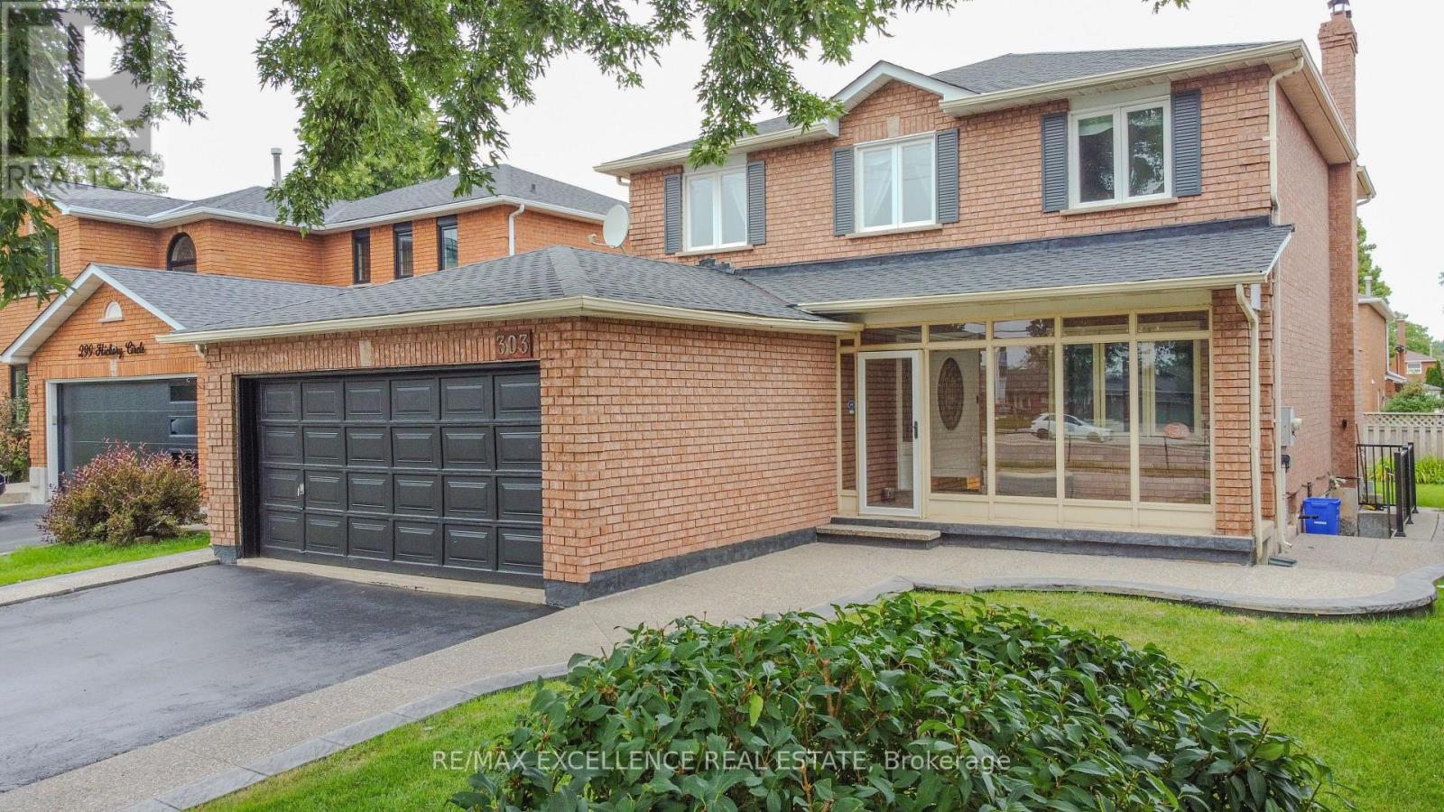 303 HICKORY CIRCLE, Oakville, Ontario
