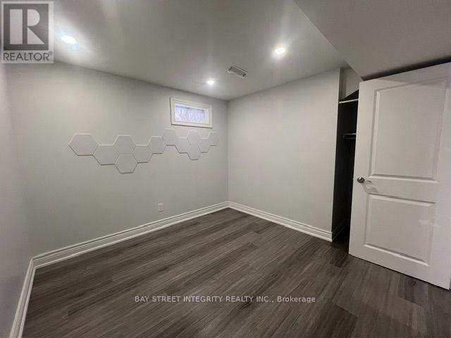 4736 Wild Rose Street, Mississauga, Ontario L5M 5M6 - Photo 5 - W13740726