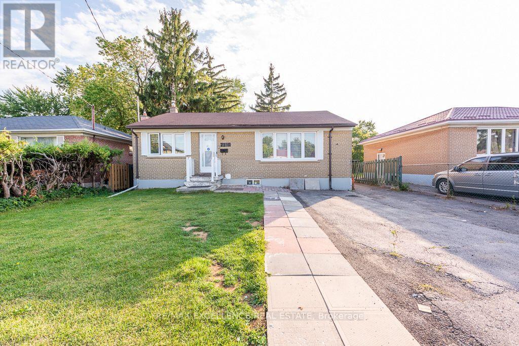 7150 Minotola Avenue, Mississauga, Ontario  L4T 2T1 - Photo 1 - W13740730