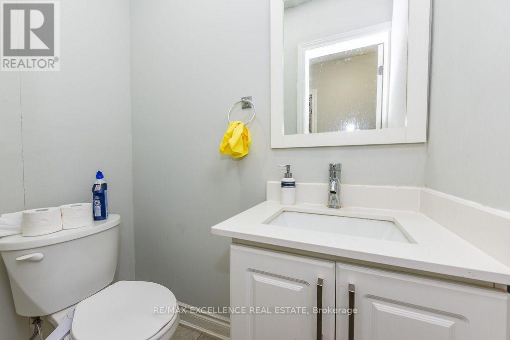 7150 Minotola Avenue, Mississauga, Ontario  L4T 2T1 - Photo 15 - W13740730