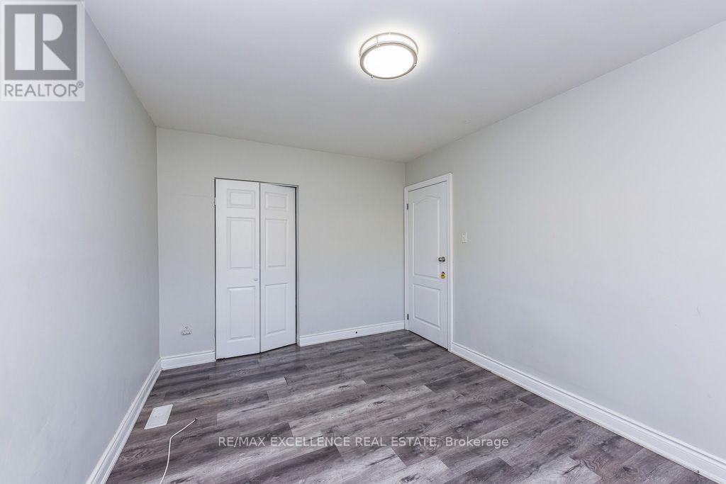 7150 Minotola Avenue, Mississauga, Ontario  L4T 2T1 - Photo 19 - W13740730