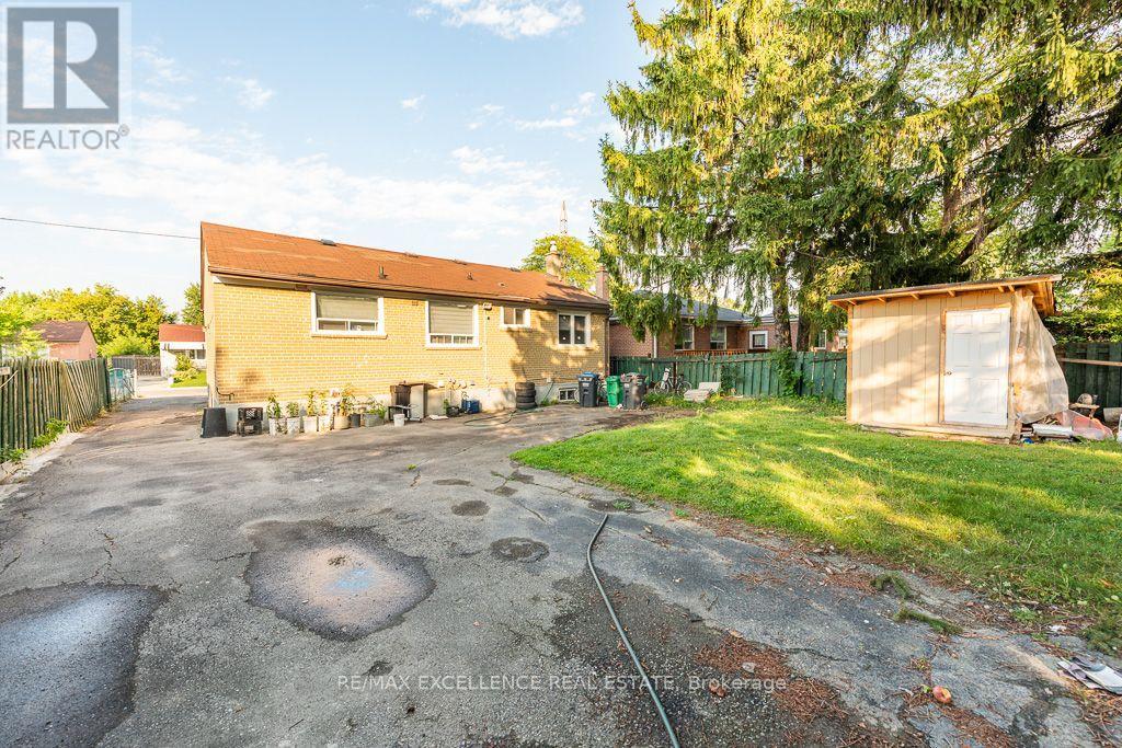 7150 Minotola Avenue, Mississauga, Ontario  L4T 2T1 - Photo 33 - W13740730