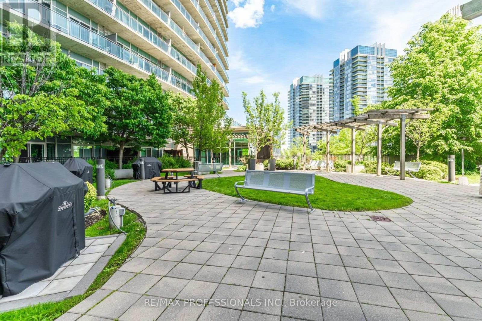 402 - 155 Legion Road N, Toronto, Ontario  M8Y 0A7 - Photo 27 - W13740834