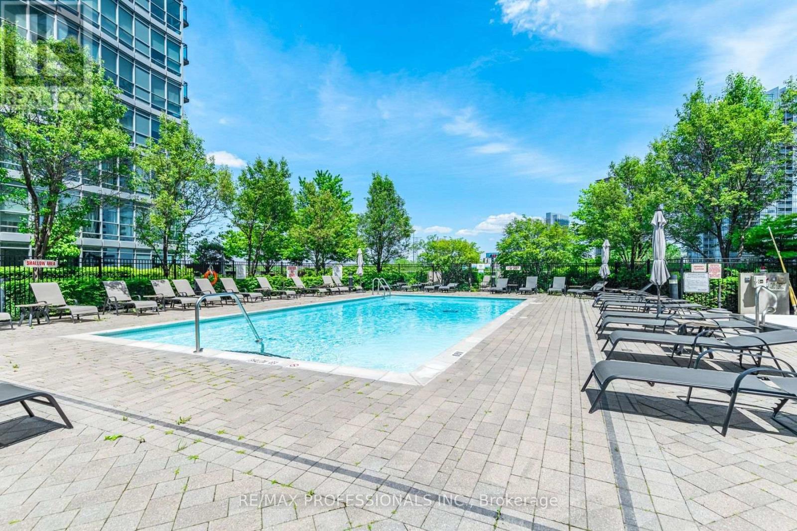 402 - 155 Legion Road N, Toronto, Ontario  M8Y 0A7 - Photo 28 - W13740834