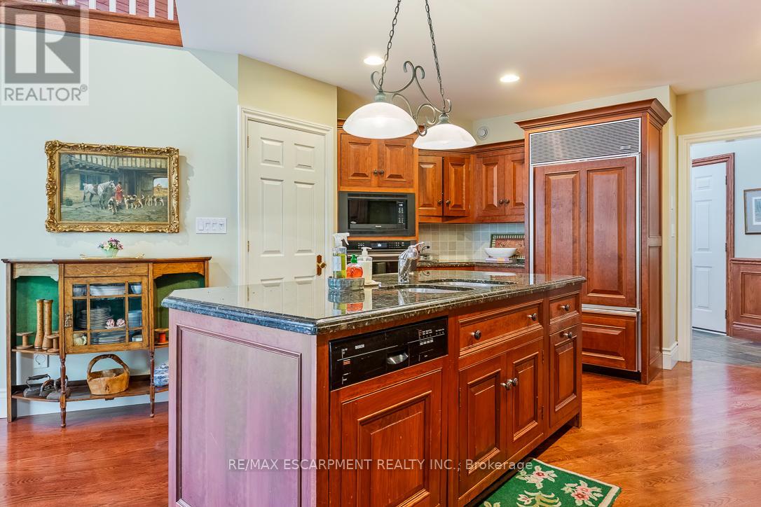 22 Southridge Trail, Caledon, Ontario  L7K 0B3 - Photo 16 - W13740848