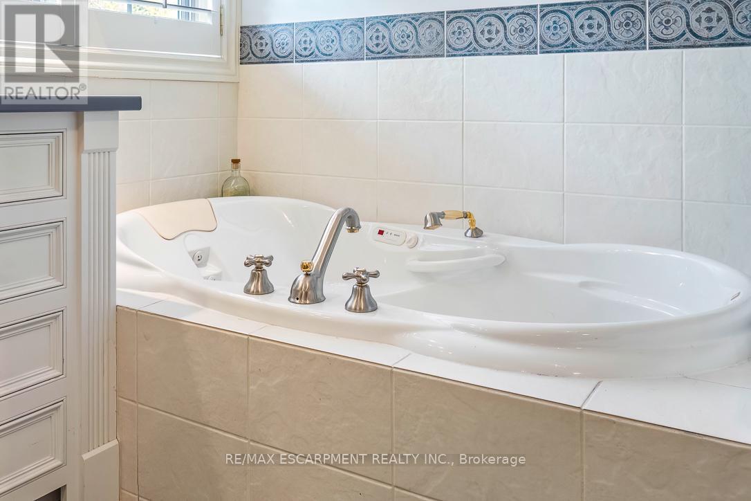 22 Southridge Trail, Caledon, Ontario  L7K 0B3 - Photo 24 - W13740848