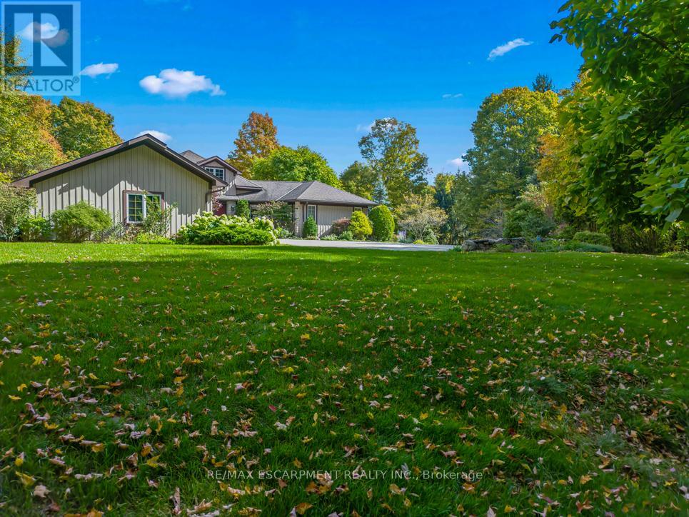 22 Southridge Trail, Caledon, Ontario  L7K 0B3 - Photo 3 - W13740848