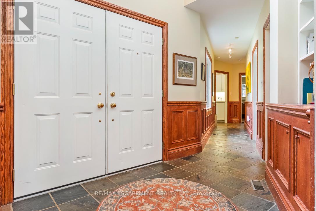 22 Southridge Trail, Caledon, Ontario  L7K 0B3 - Photo 5 - W13740848