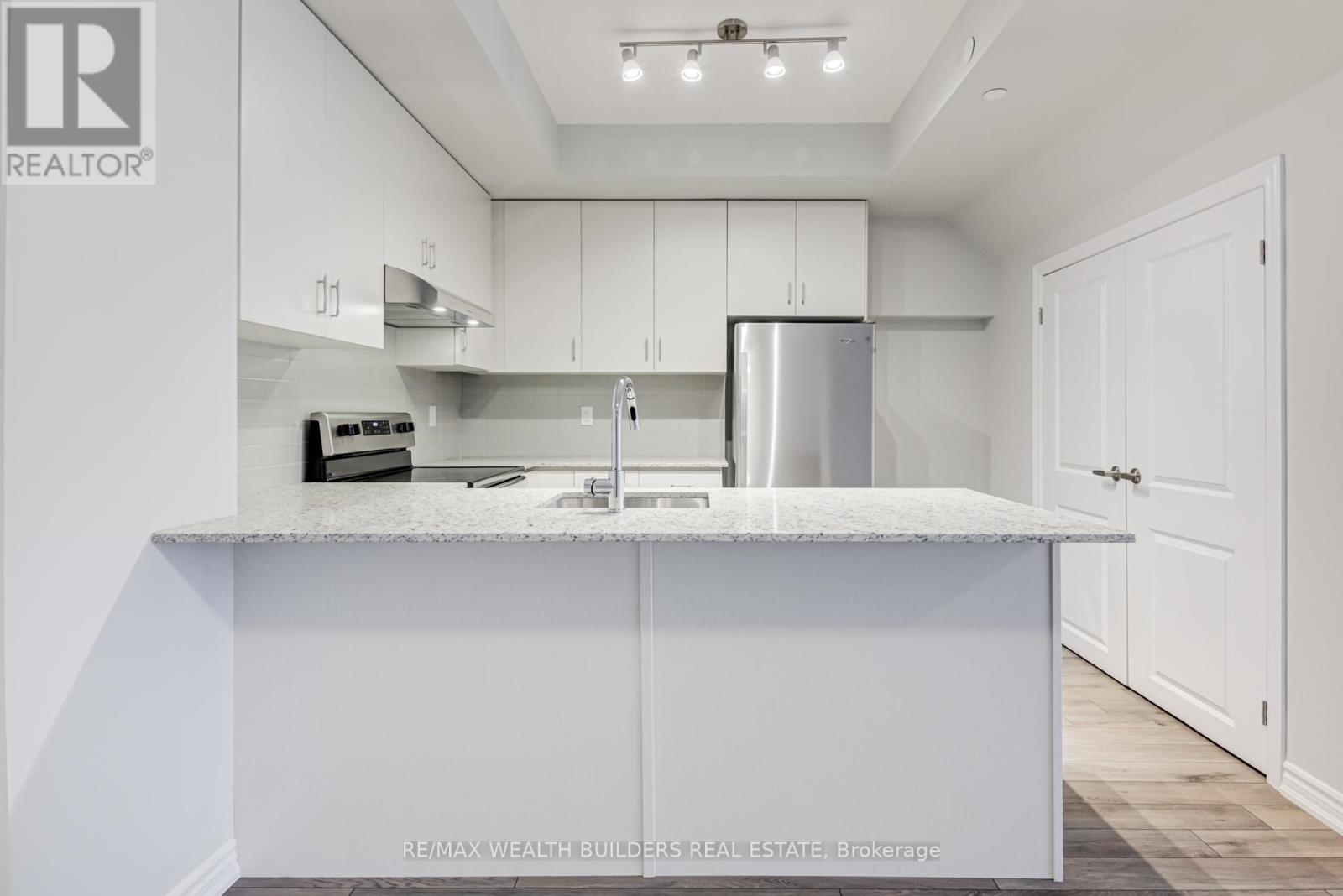 204b-06 - 349 Wheat Boom Drive W, Oakville, Ontario L6H 7X5 - Photo 11 - W13740850