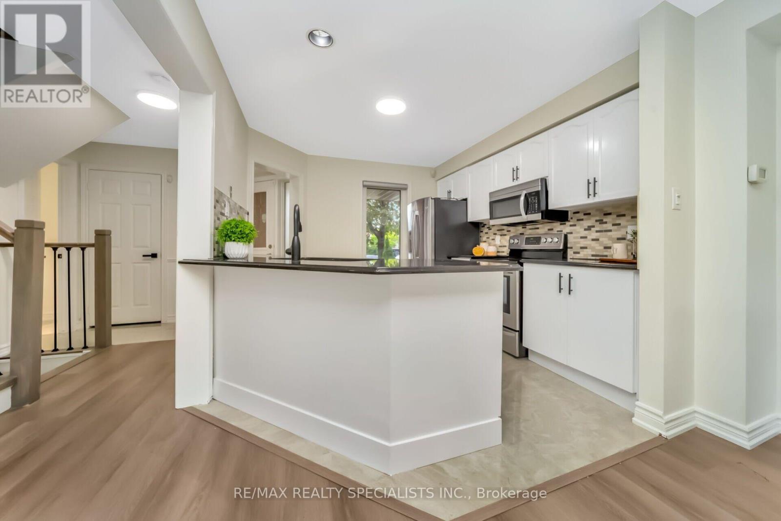 51 Blue Spruce Street, Brampton, Ontario  L6R 1C4 - Photo 14 - W13740910