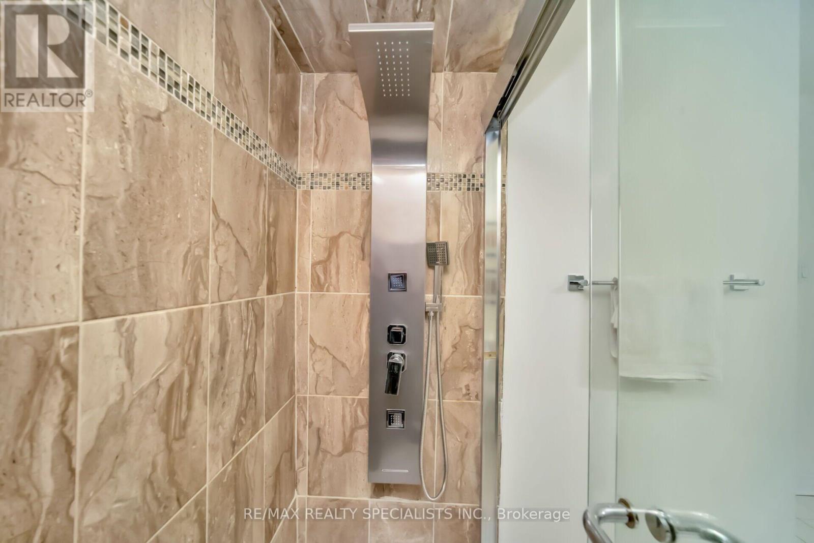 51 Blue Spruce Street, Brampton, Ontario  L6R 1C4 - Photo 22 - W13740910