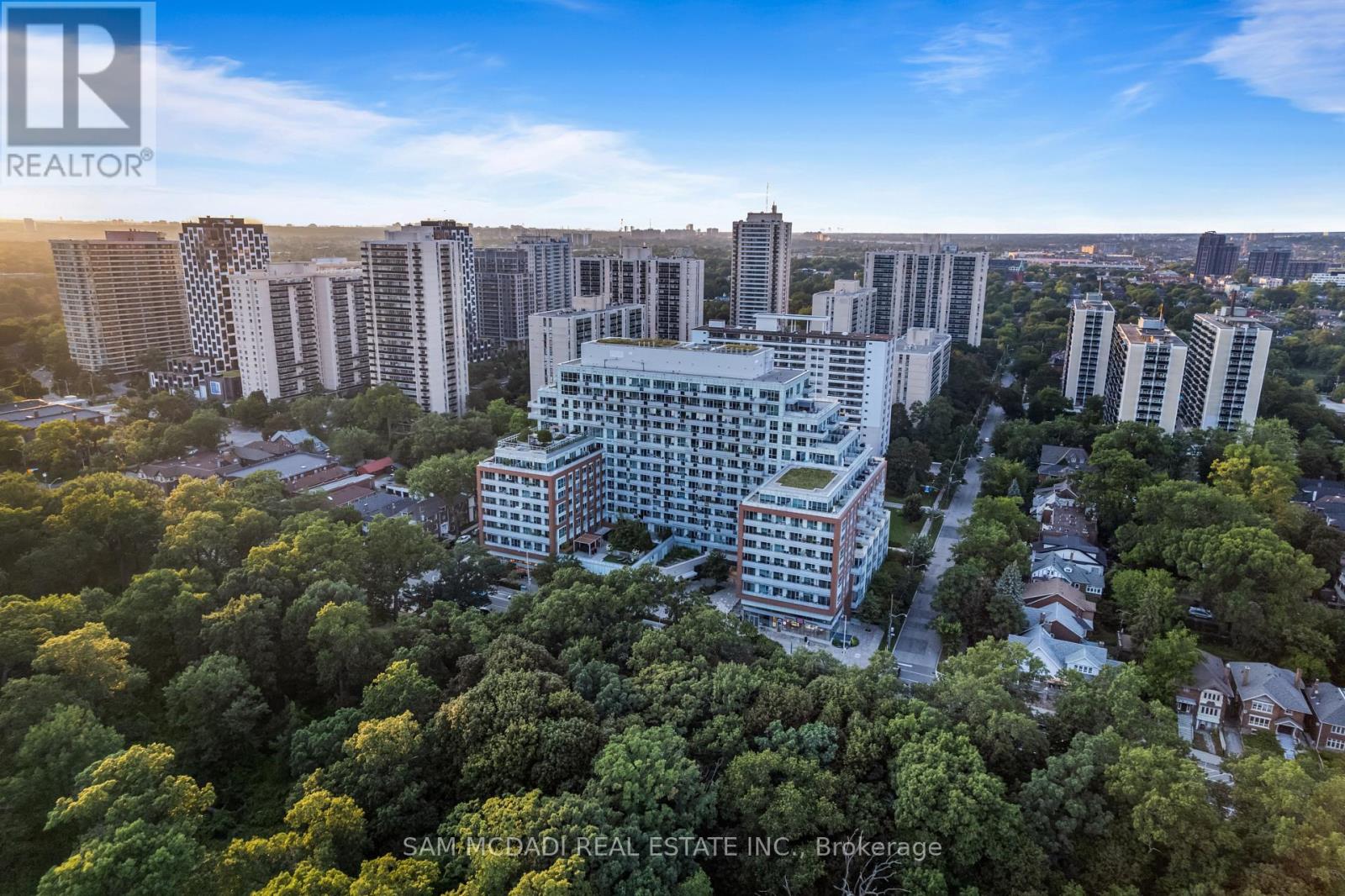 817 - 1830 Bloor Street W, Toronto, Ontario  M6P 0A2 - Photo 2 - W13739138