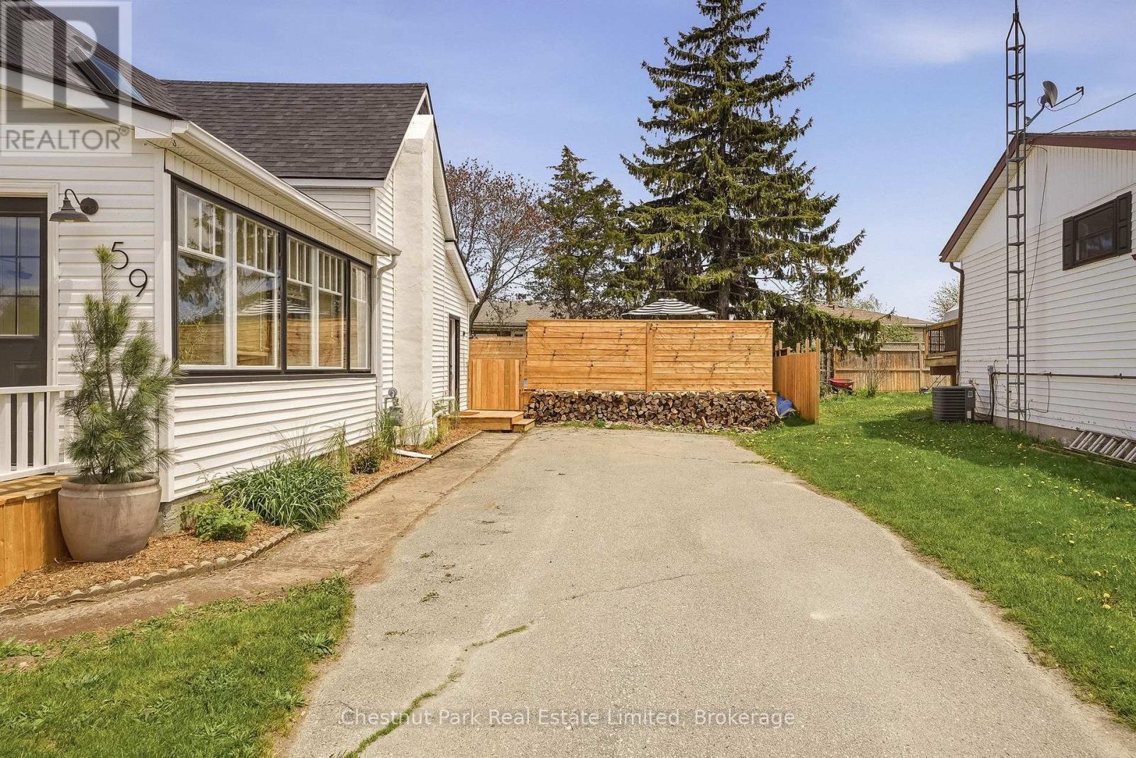 59 Maple Street, Prince Edward County, Ontario  K0K 3L0 - Photo 3 - X13161546