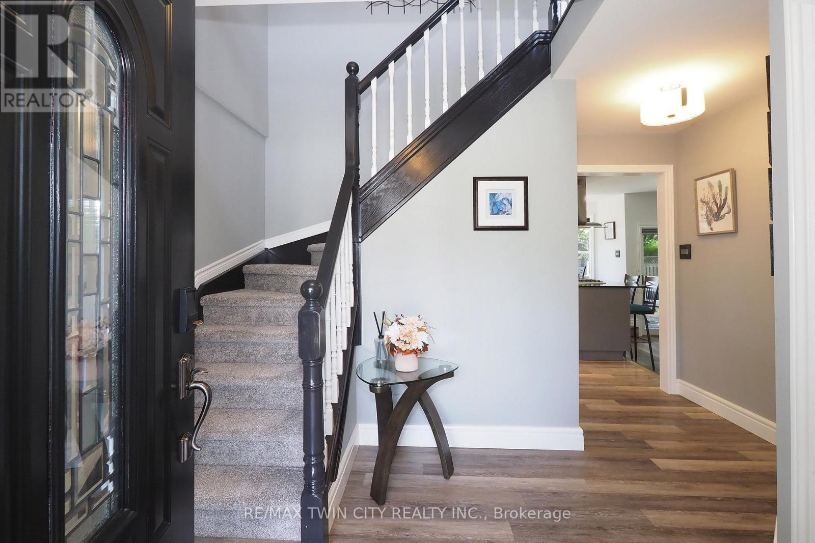 324 Cooper Street, Cambridge, Ontario  N3C 3X8 - Photo 3 - X13740638