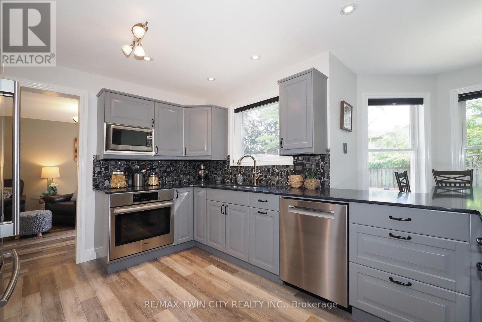 324 Cooper Street, Cambridge, Ontario  N3C 3X8 - Photo 9 - X13740638