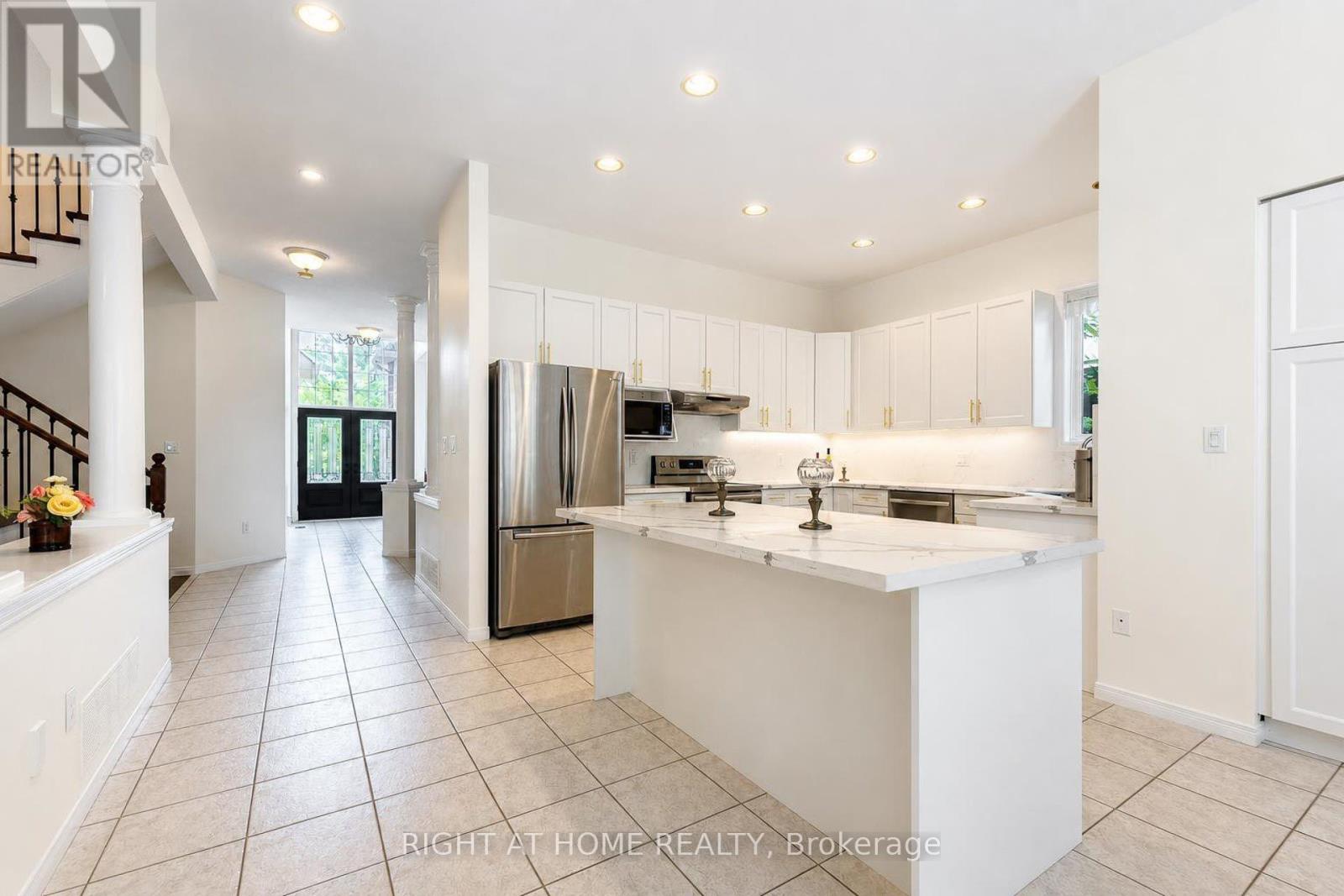 27 Thoroughbred Boulevard, Hamilton, Ontario  L9K 1L2 - Photo 10 - X13740706