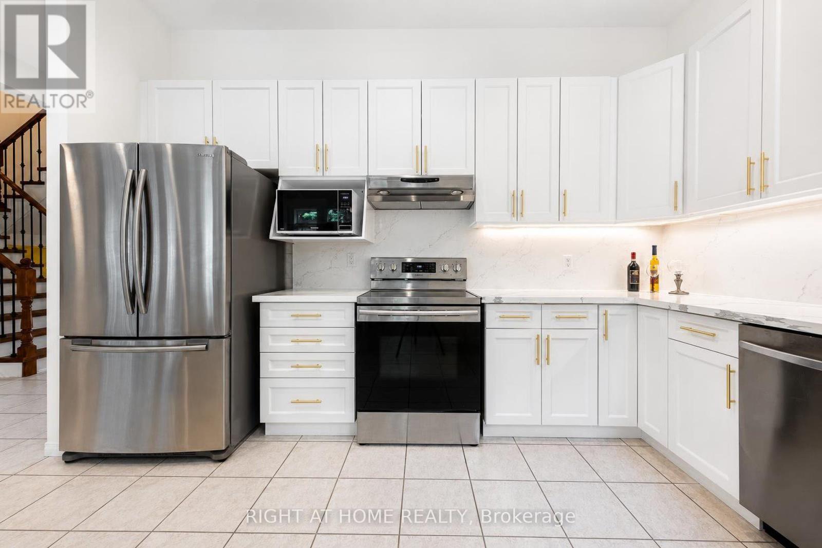 27 Thoroughbred Boulevard, Hamilton, Ontario  L9K 1L2 - Photo 11 - X13740706
